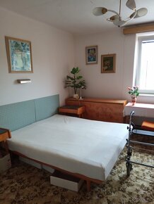 Prodej velkého domu v centru Dambořic - 7