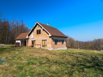 Dům v podhůří Beskyd s pozemkem přes 27 000 m² - 7