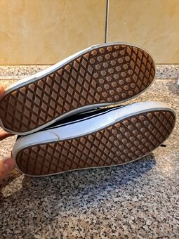 Kotníkové boty Vans - vel. 40,5 - 7