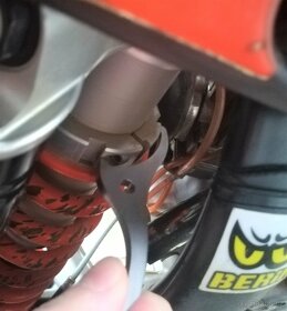 KTM - nerezový klíč na zadní tlumič II - 7