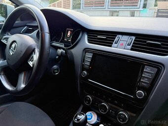Škoda Octavia Combi 1.6 TDI Elegance - 7
