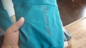 Krásné běžecké kalhoty v pase do gumy uvnitř podšité fleece - 7