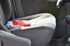 Renault Trafic 2.5 dCi Privilege - náhradní díly - 7