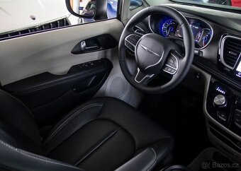 Chrysler Pacifica - 7