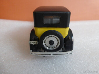 modely aut 1:43 10. - 7