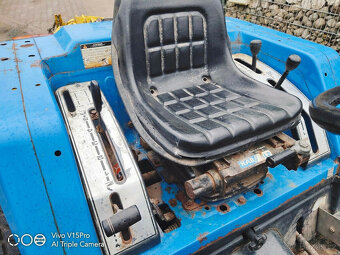 Kompaktní traktor Iseki 3025 - 7