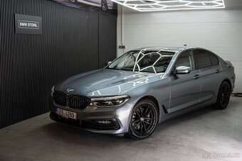 BMW 540i xDrive G30 - LUXURY LINE - 7