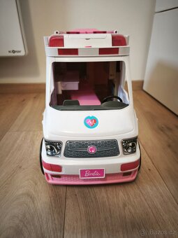 Sanitka pro Barbie - 7