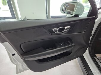 Volvo V60 2,0 D4 AWD Cross Country PLUS - 7
