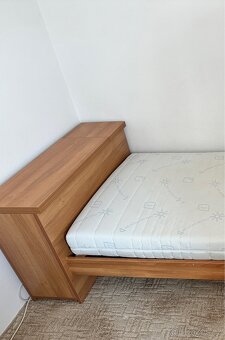 Postel s úložným prostorem, roštem i matrací - 7