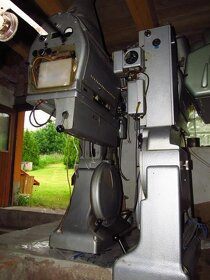 SBĚRATEL KOUPÍ STARÉ PROMÍTACÍ STROJE A FILMY NA KOTOUČÍCH - 7