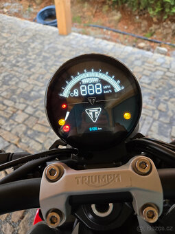 Triumph Trident 660 - 7