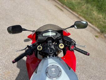 Honda CBR 600F 2011 - 7