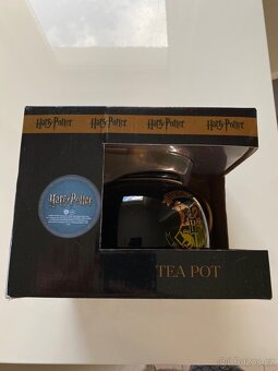 Harry Potter černá konvice Gryffindor Primark - 7