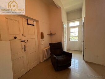 Pronájem zařízeného 2+kk s balkónem, 60m2 – Smetanovo náb. - 7