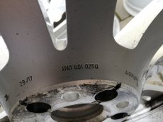 Original alu sada Audi A8 R20 5x112 - 7