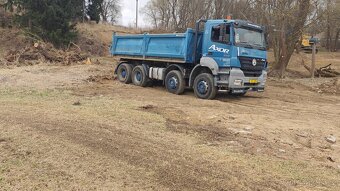 Mercedes Benz AXOR 3243, 8x4 třístranný sklápěč. - 7