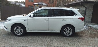 Mitsubishi Outlander 4x4 2,4 benzín 136 koní PLAG-IN - 7