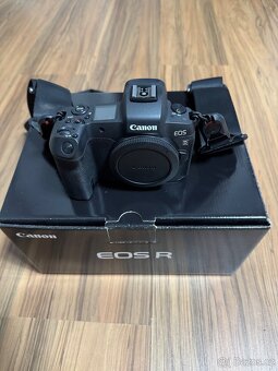 CANON EOS R - 7