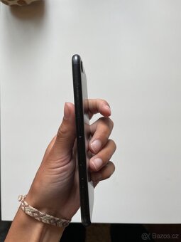 iPhone 7 - 7