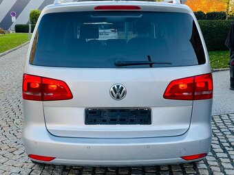 Volkswagen Touran 2.0TDI 103KW MANUÁL LED VÝHŘEV SERVISKA - 7