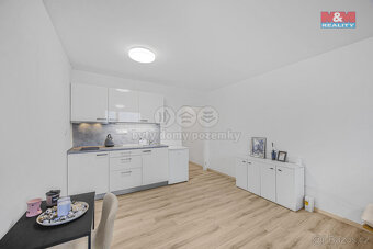 Pronájem bytu 1+kk, 30 m², Hradec Králové, ul. tř.E.Beneše - 7