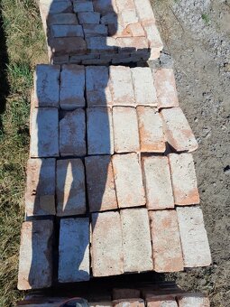 Cihly otlucene staré, 15.000ks, nakládka, doprava - 7