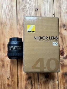 Nikon D5600 + Nikkor 40mm f/2.8 + Nikkor 18-140mm f/3.5-5.6 - 7