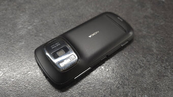 Nokia 808 PureView - 7