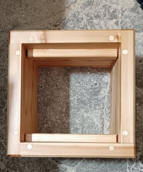 Dřevěný truhlík - 7