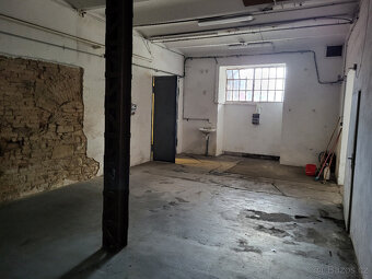 Pronájem skladu nebo provozovny, obchodní prostory, garáž - 7