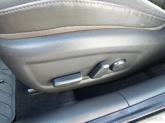 i30 1,6CRDi 100KW 48V 7DTC Premium MHEV 2021 76tkm KŮŽE ALU - 7