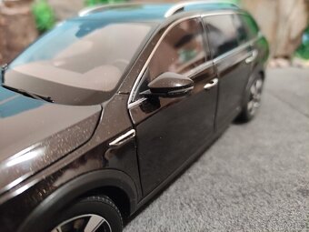 Prodám model 1:18 Škoda octavia 3 facelift scout - 7