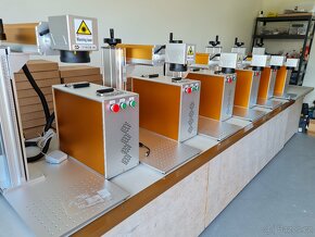 Fiber laser 20W, 30 W a 50W  na popis súčiastok kovu plastu - 7