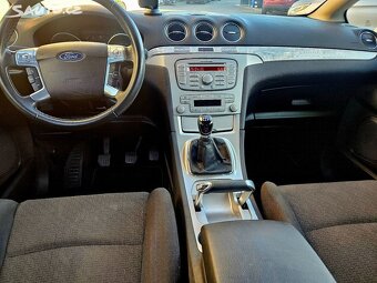 Ford S-MAX, 2.0 i Duratec 16V 7míst - 7