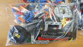 Lego Technic 42082 Terénní jeřáb - 7