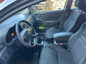TOYOTA AVENSIS 1,8 BENZÍN 2007 SEDAN-REZERVACE - 7