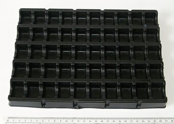 Plastová plata pro drobné součástky, materiál - 7