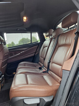BMW 550i GT – V8, INDIVIDUAL, LASER SVĚTLA, MAX VÝBAVA - 7