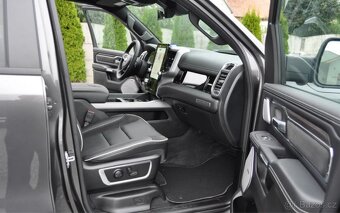 LARAMIE NIGHT PREMIUM 2025 3.0 Twin Turbo 420 KM - 7