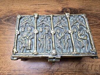 STARÁ MOSAZNÁ CÍRKEVNÍ TRUHLIČKA-  UNIKÁT BIBLE - 7