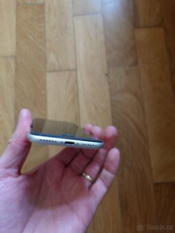 iPhone SE 2022 128gb Starlight bílý - 7