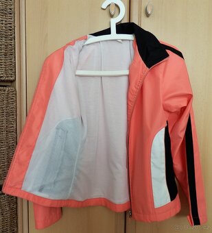 Dívčí sportovní souprava vel."S"-perfektní stav - 7