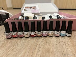 Kompletní Sada NANI Nails s UV lampou a gely mnoha barev - 7