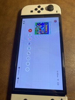 Prodám Nintendo Switch 64GB OLED - 7
