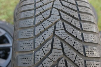 krasna cerna matna Aluett R17 VW Seat Audi Skoda zimni pneu - 7