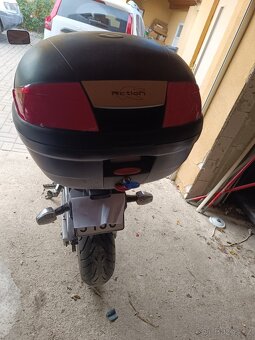 Honda Hornet 600 - 7