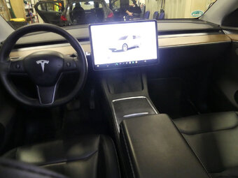 Tesla Model Y AWD 4x4 Long Range - 1860 - 7