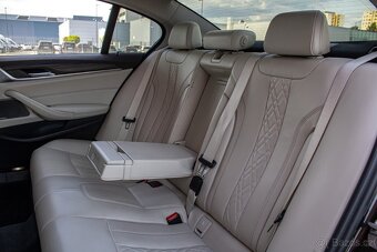 BMW Rad 5 530 xDrive A/T, 195kW, A8, 4d. Luxury Line - 7