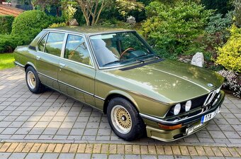 BMW E12 520/6 šestiválec , r.v1979 , KAMEI - 7